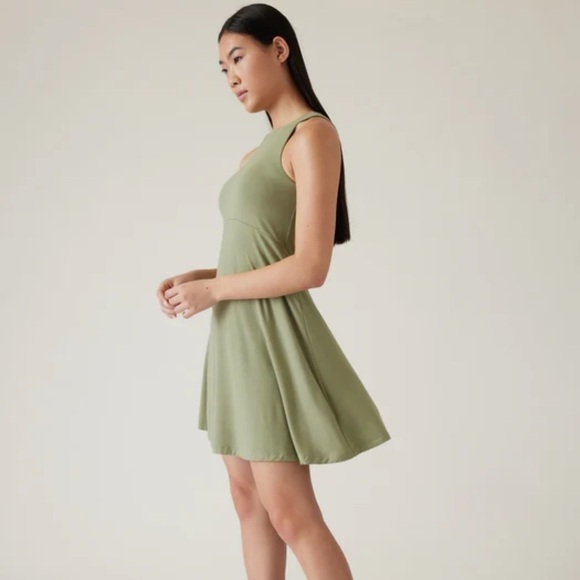 EUC Athleta Santorini Thera Dress in Eucalyptus Olive size Medium Tall - Picture 2 of 13